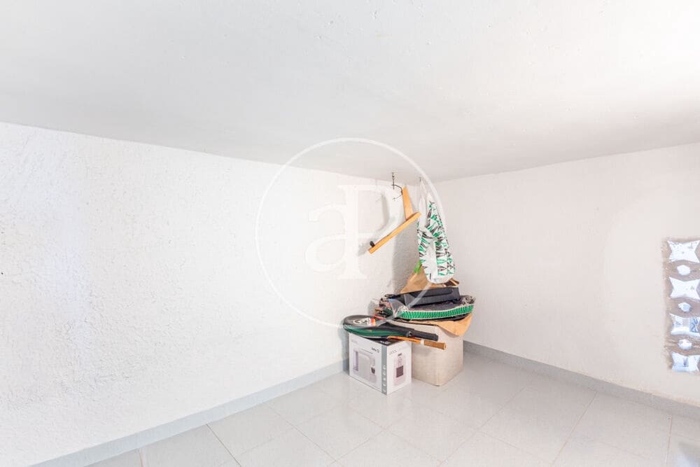 9 slaapkamer Villa te koop in Calicanto met zwembad - € 1.000.000 (Ref: 9978954)