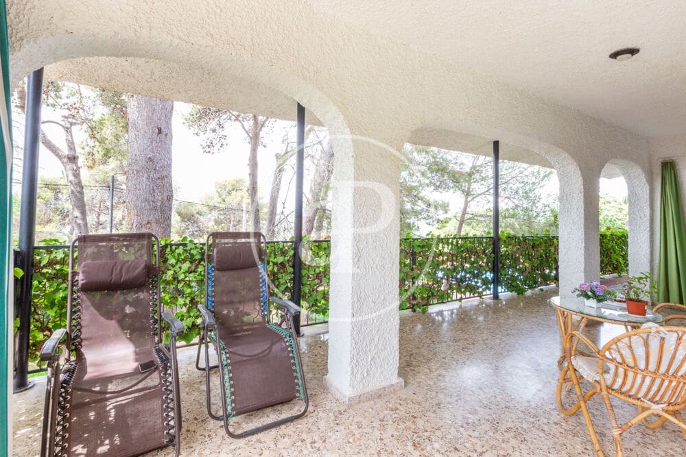 9 slaapkamer Villa te koop in Calicanto met zwembad - € 1.000.000 (Ref: 9978954)
