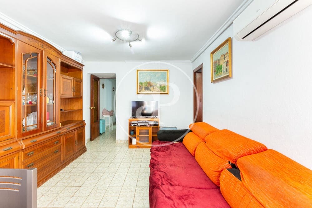 3 bedroom Apartment for sale in Valencia city - € 200,000 (Ref: 9978955)