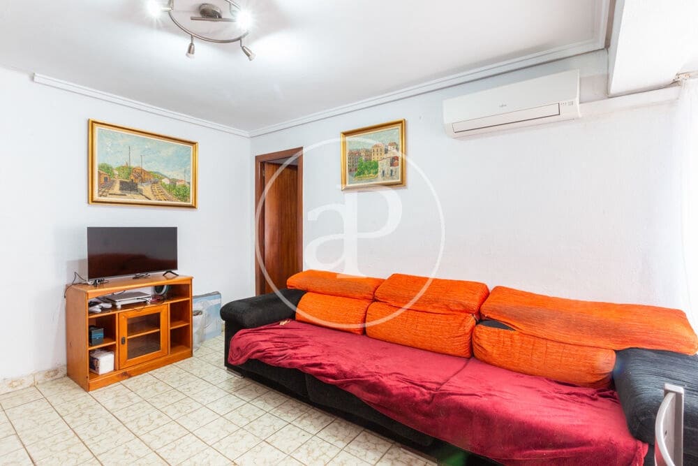 3 bedroom Apartment for sale in Valencia city - € 200,000 (Ref: 9978955)