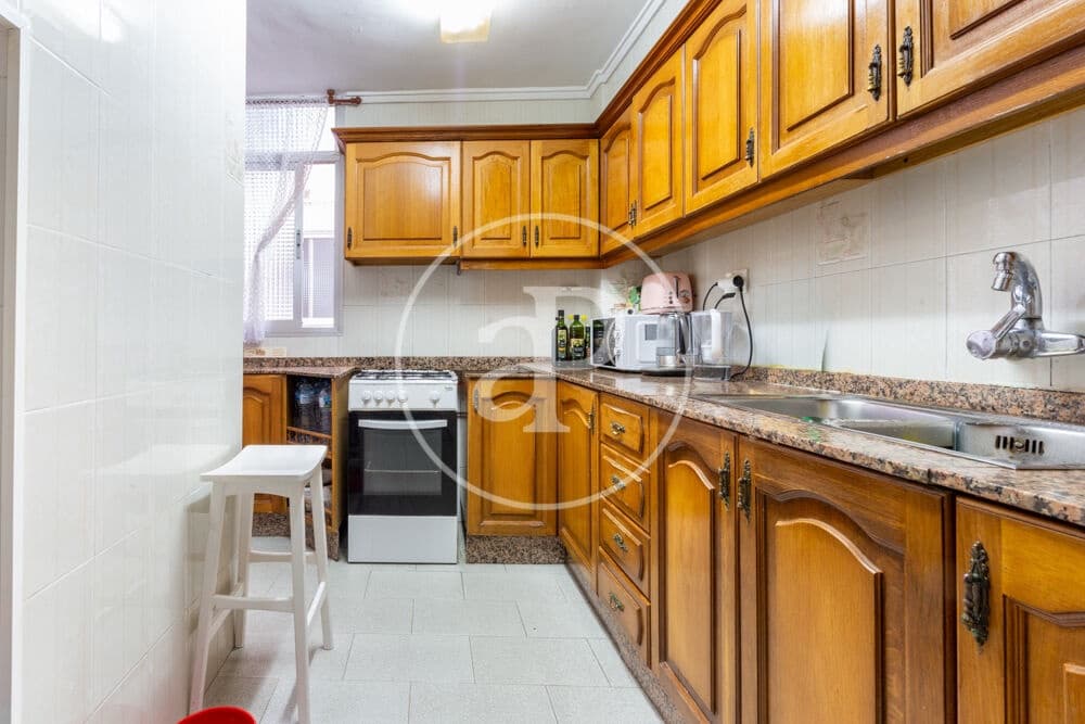 3 bedroom Apartment for sale in Valencia city - € 200,000 (Ref: 9978955)