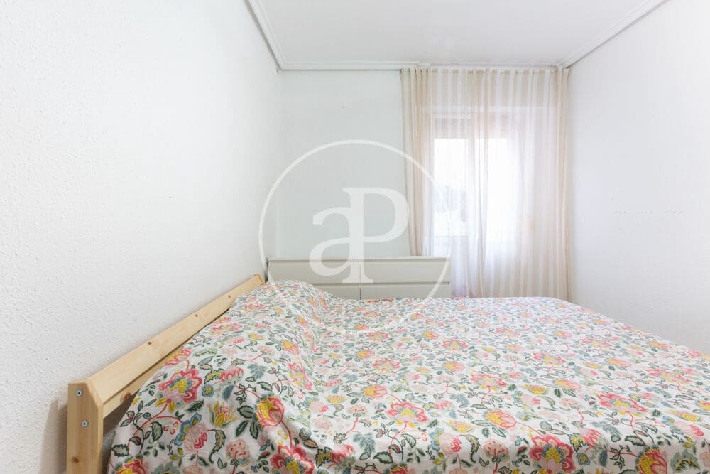 3 bedroom Apartment for sale in Valencia city - € 200,000 (Ref: 9978955)