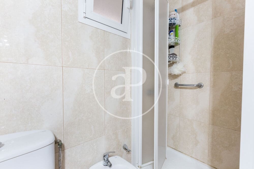 3 bedroom Apartment for sale in Valencia city - € 200,000 (Ref: 9978955)