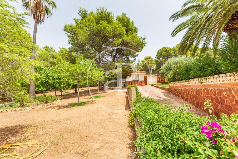 Grond te koop in Chiva - € 240.000 (Ref: 9978957)