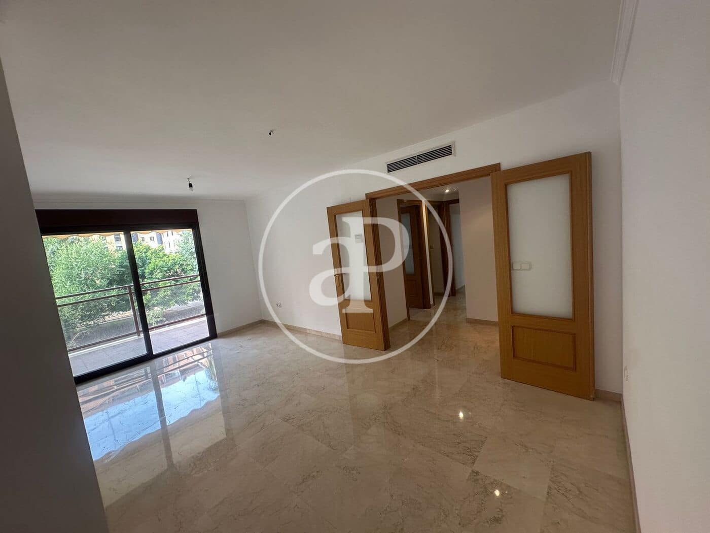 2 bedroom Apartment for rent in Valencia city with pool garage - € 2,000 (Ref: 9978958)