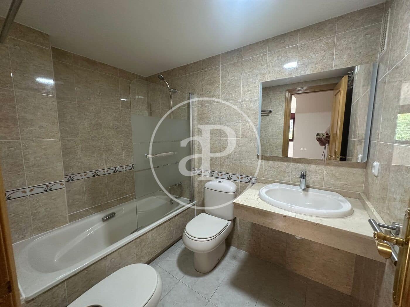 2 bedroom Apartment for rent in Valencia city with pool garage - € 2,000 (Ref: 9978958)