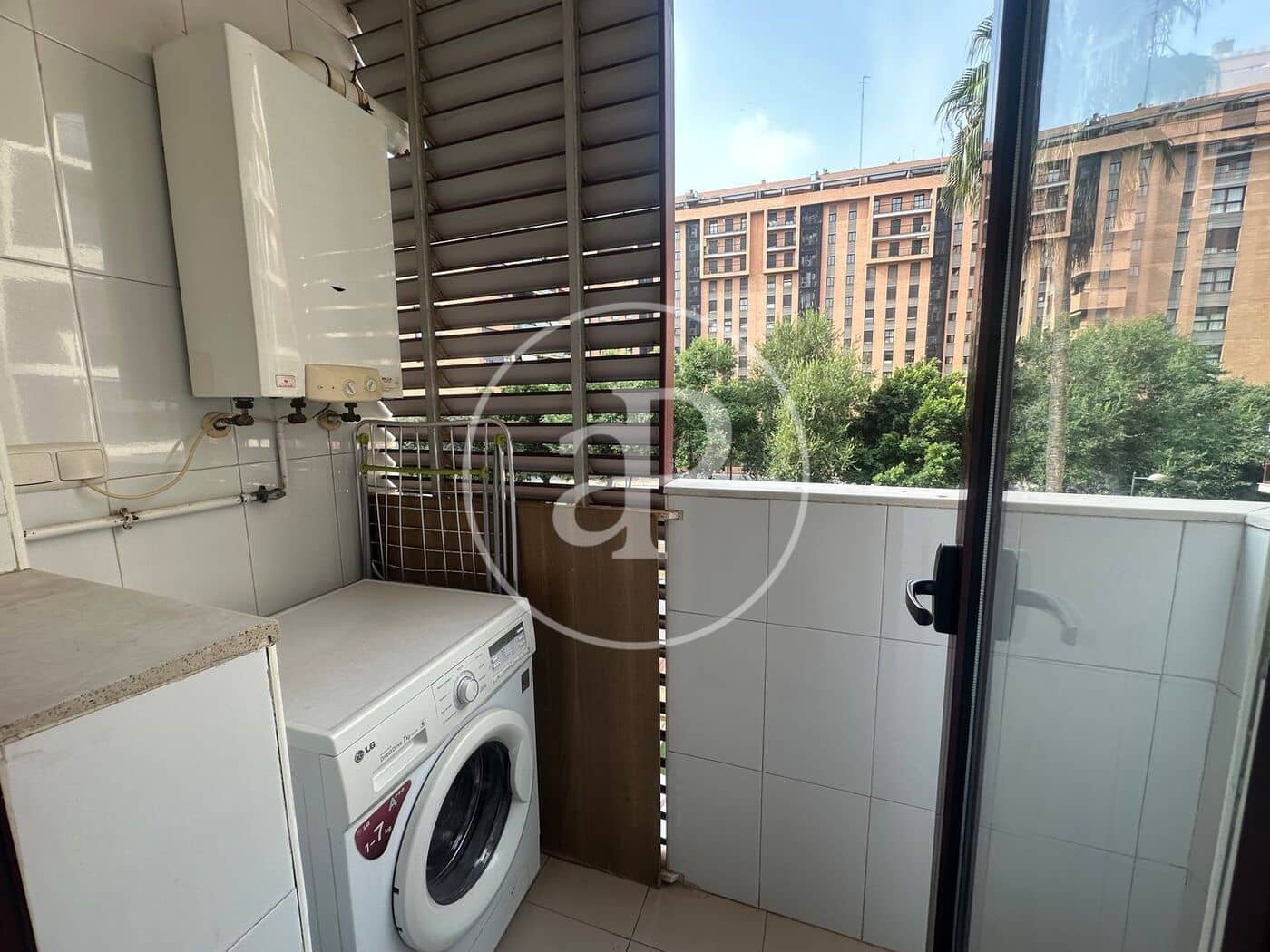 2 bedroom Apartment for rent in Valencia city with pool garage - € 2,000 (Ref: 9978958)