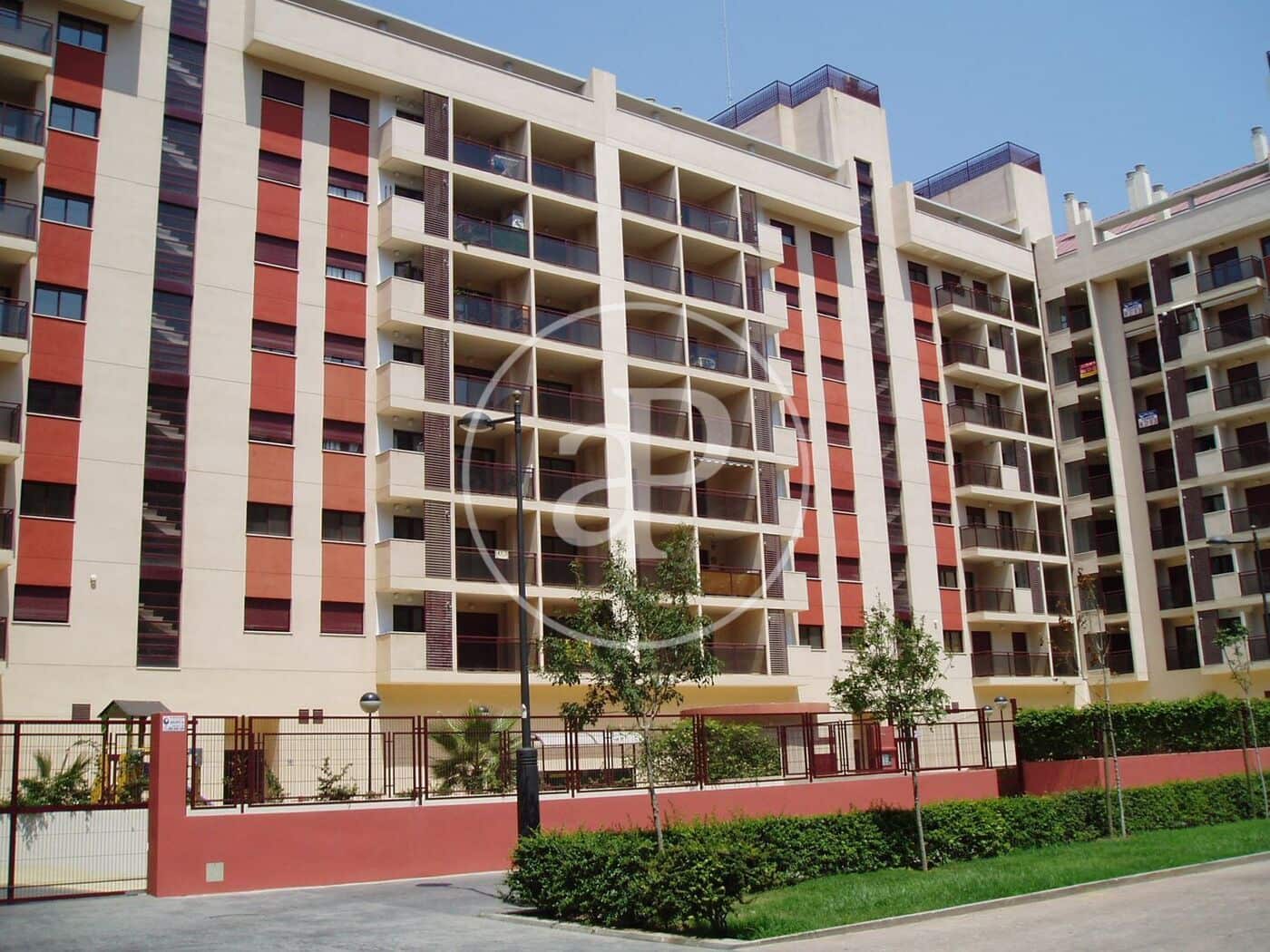 2 bedroom Apartment for rent in Valencia city with pool garage - € 2,000 (Ref: 9978958)