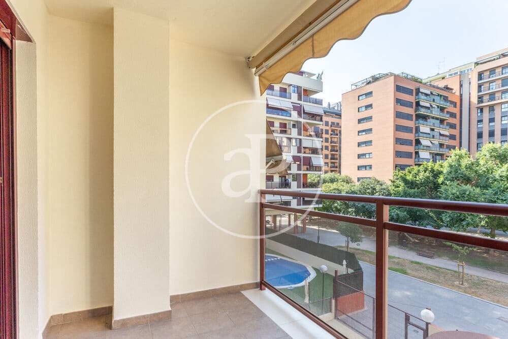 2 sovrum Lägenhet att hyra i Valencia stad med pool garage - 2 000 € (Ref: 9978958)