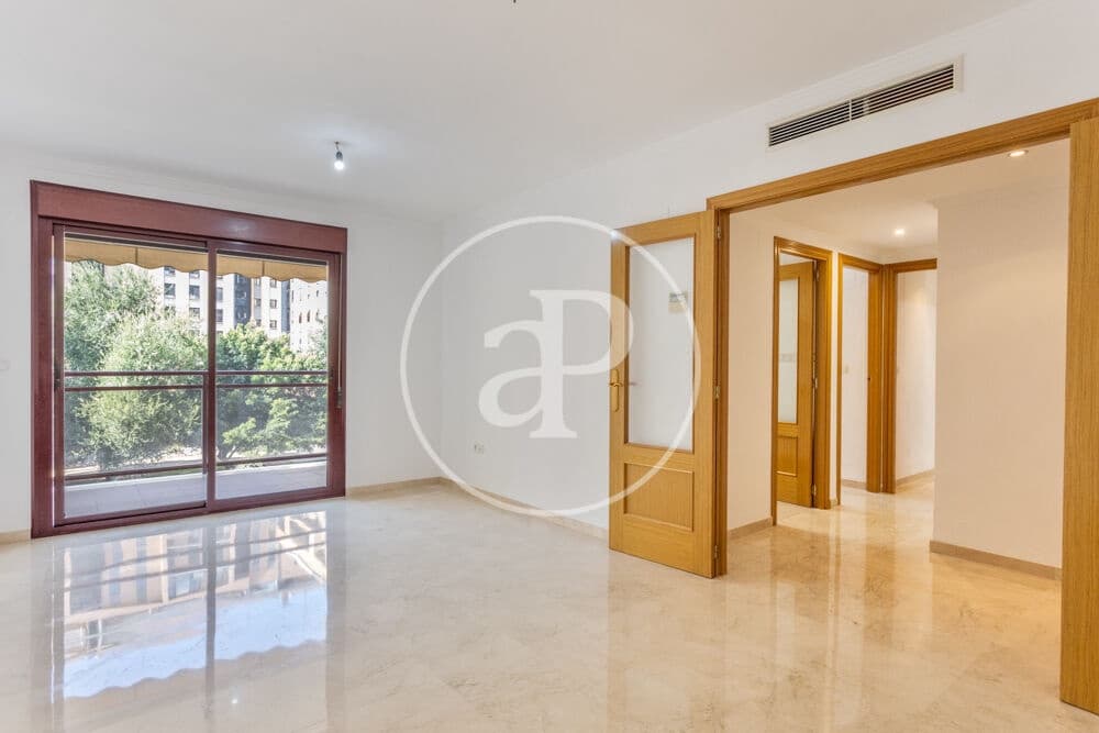 2 sovrum Lägenhet att hyra i Valencia stad med pool garage - 2 000 € (Ref: 9978958)