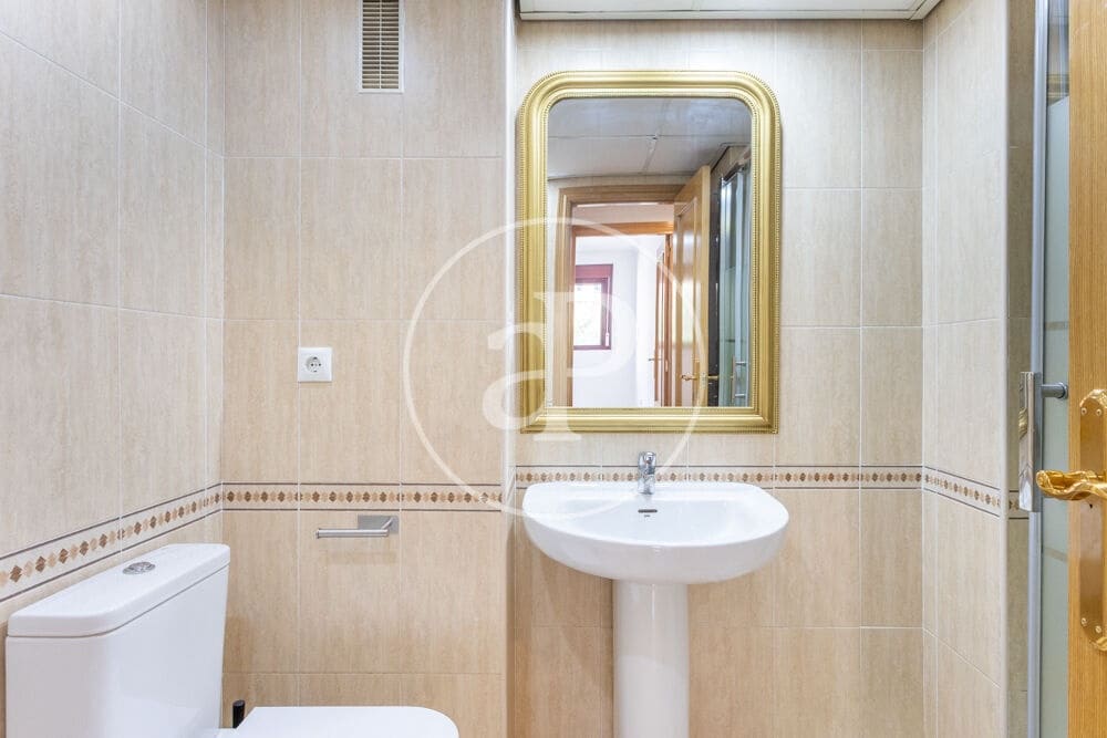 2 sovrum Lägenhet att hyra i Valencia stad med pool garage - 2 000 € (Ref: 9978958)