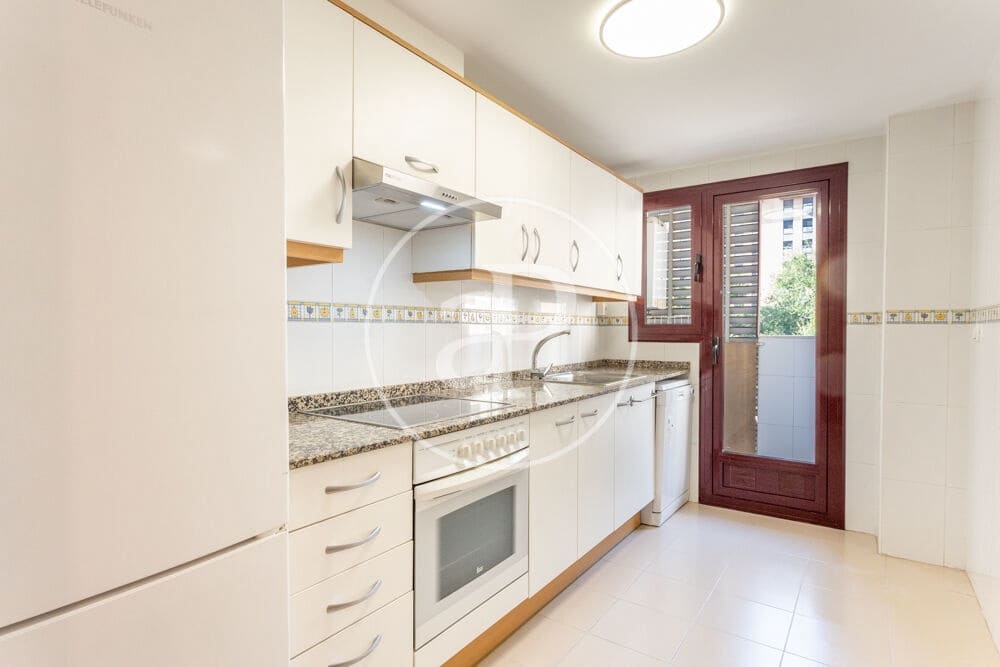 2 sovrum Lägenhet att hyra i Valencia stad med pool garage - 2 000 € (Ref: 9978958)