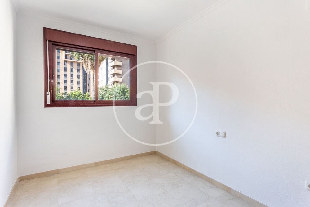 2 sovrum Lägenhet att hyra i Valencia stad med pool garage - 2 000 € (Ref: 9978958)