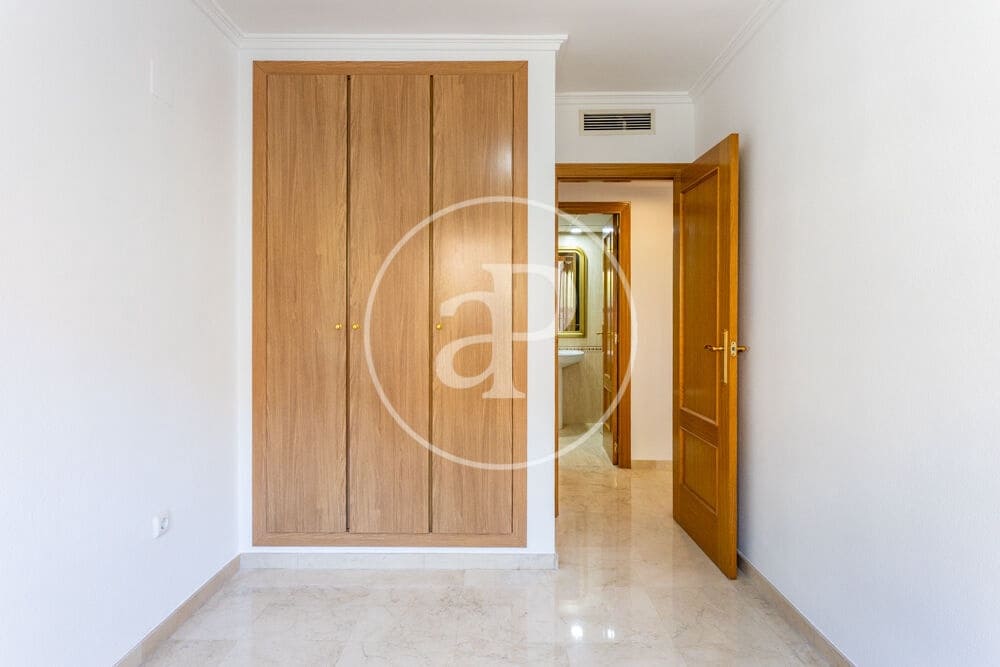 2 sovrum Lägenhet att hyra i Valencia stad med pool garage - 2 000 € (Ref: 9978958)