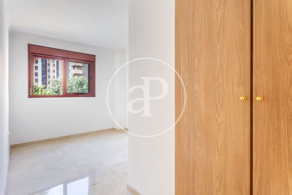 2 sovrum Lägenhet att hyra i Valencia stad med pool garage - 2 000 € (Ref: 9978958)