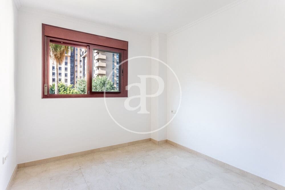 2 sovrum Lägenhet att hyra i Valencia stad med pool garage - 2 000 € (Ref: 9978958)