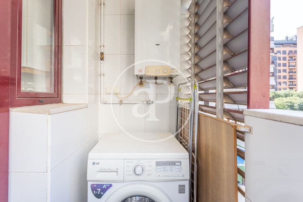 2 sovrum Lägenhet att hyra i Valencia stad med pool garage - 2 000 € (Ref: 9978958)