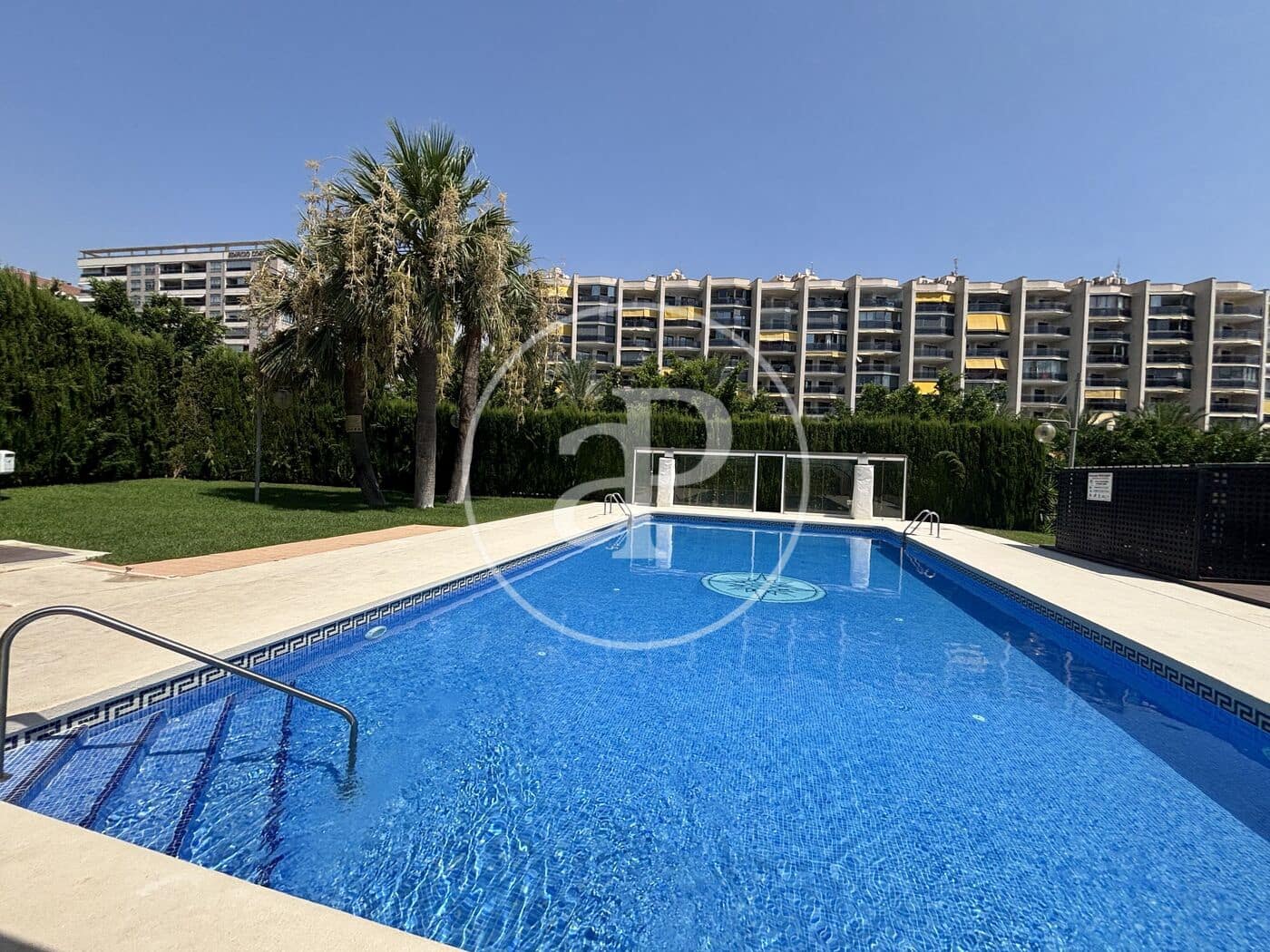 1 soveværelse Lejlighed til salg i Benidorm med swimmingpool - € 265.000 (Ref: 9983077)