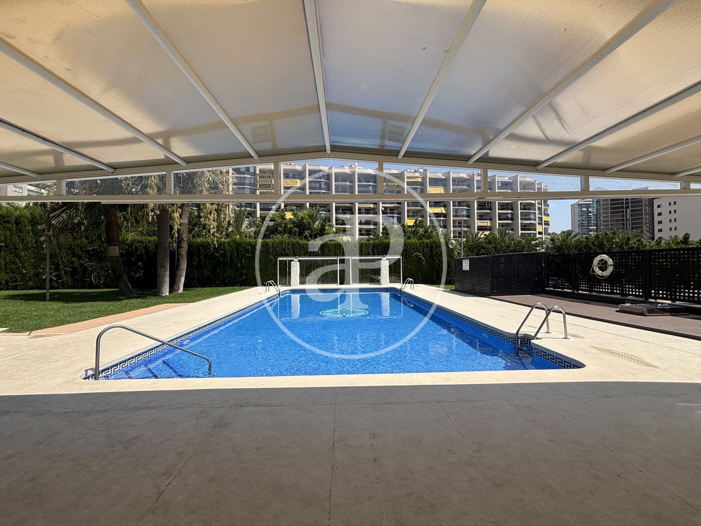 1 soveværelse Lejlighed til salg i Benidorm med swimmingpool - € 265.000 (Ref: 9983077)
