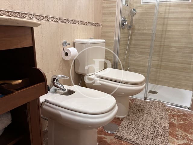 2 slaapkamer Appartement te huur in Alicante stad met zwembad - € 1.100 (Ref: 9983078)