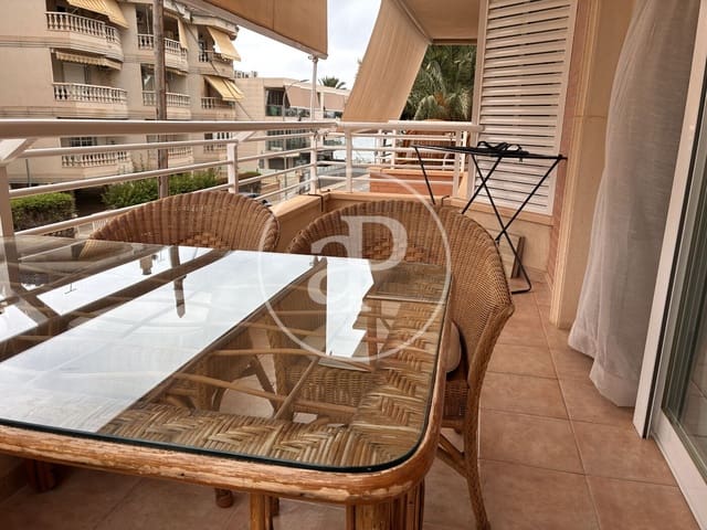 2 slaapkamer Appartement te huur in Alicante stad met zwembad - € 1.100 (Ref: 9983078)