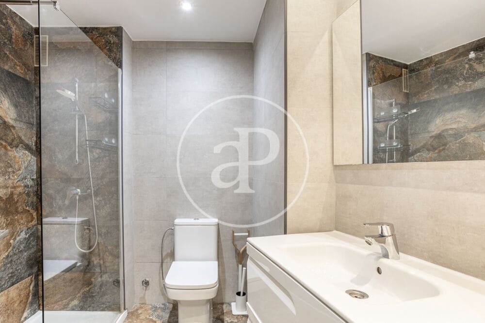 2 quarto Apartamento para arrendar em Valencia cidade - 1 300 € (Ref: 9983079)