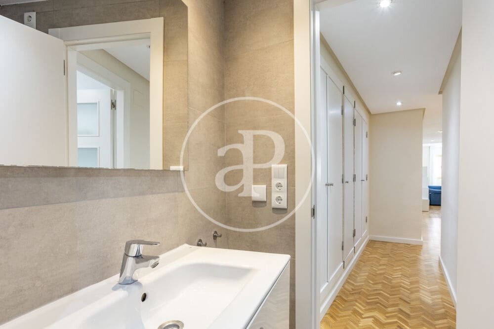 2 quarto Apartamento para arrendar em Valencia cidade - 1 300 € (Ref: 9983079)