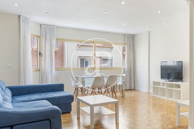 Apartamento de 2 habitaciones en Arrancapins, València ciudad en alquiler - 1.300 € (Ref: 9983079)