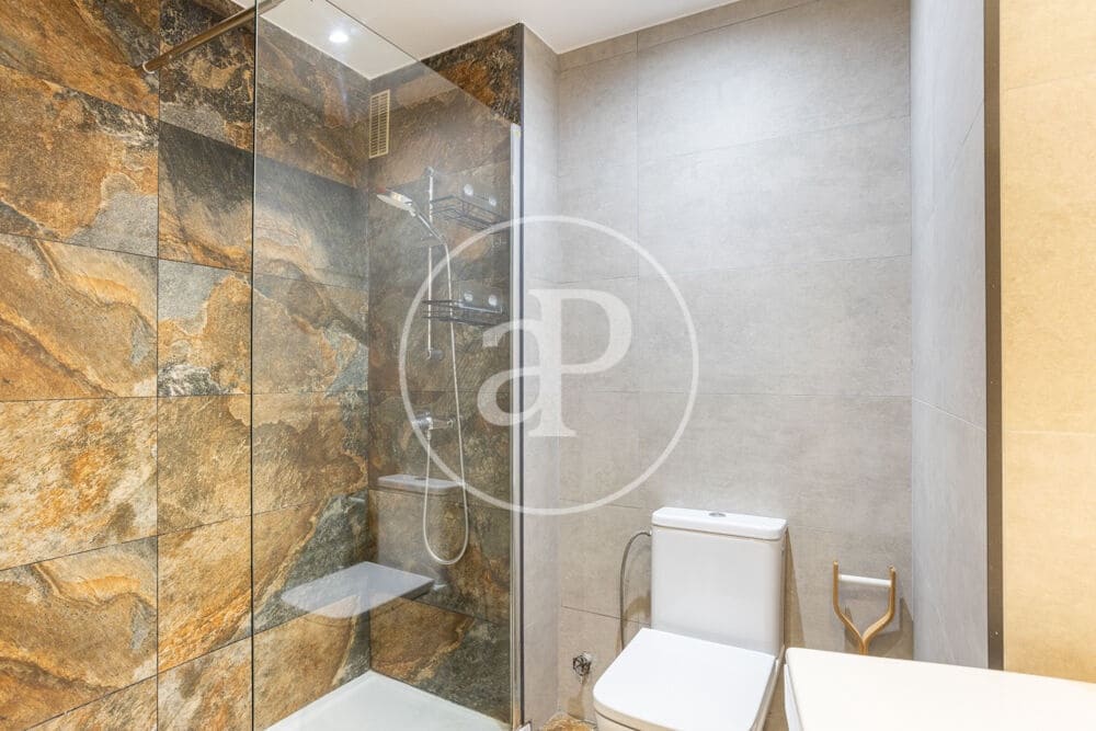 2 quarto Apartamento para arrendar em Valencia cidade - 1 300 € (Ref: 9983079)