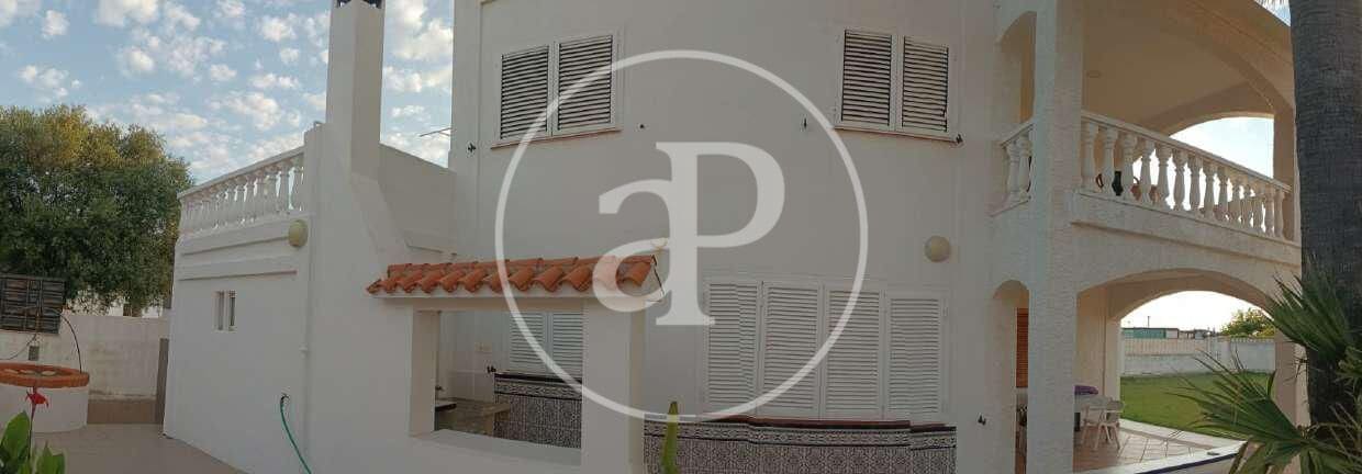 Chalet de 4 habitaciones en Alcossebre en venta - 395.000 € (Ref: 9983082)