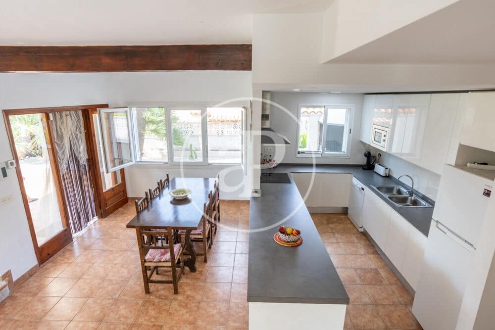 4 bedroom Villa for sale in Alcossebre - € 395,000 (Ref: 9983082)