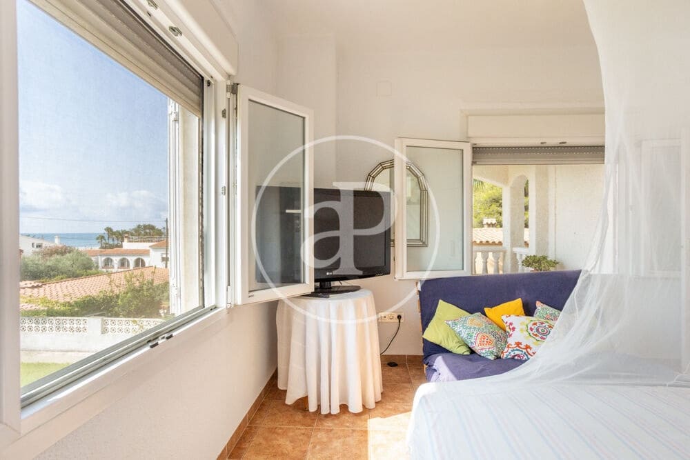 4 bedroom Villa for sale in Alcossebre - € 395,000 (Ref: 9983082)