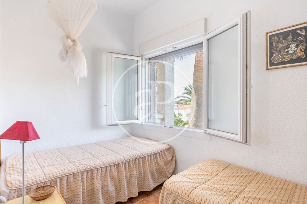 4 bedroom Villa for sale in Alcossebre - € 395,000 (Ref: 9983082)