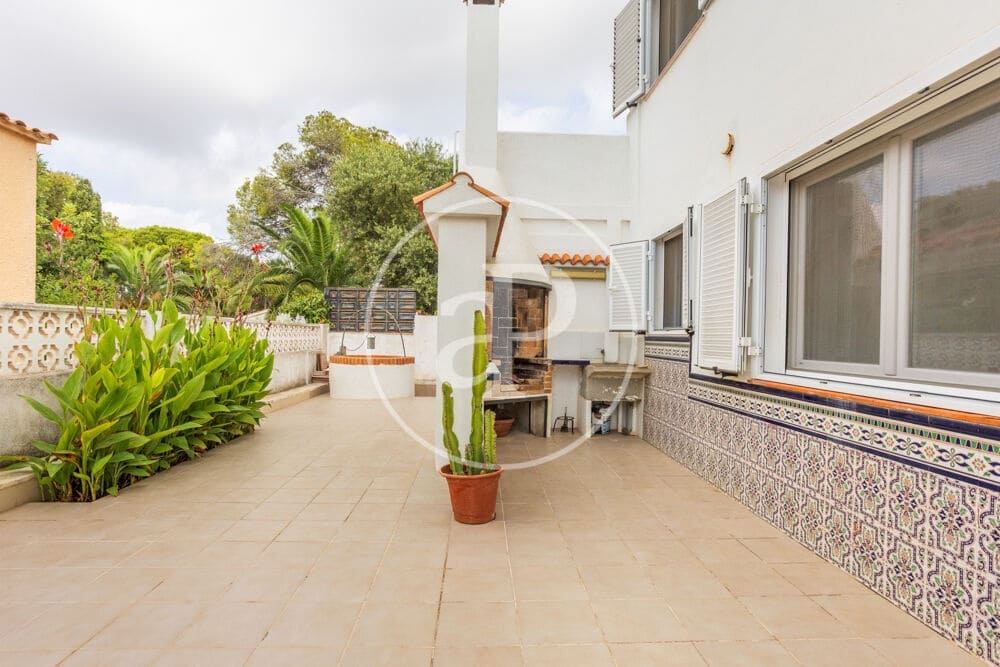 4 bedroom Villa for sale in Alcossebre - € 395,000 (Ref: 9983082)
