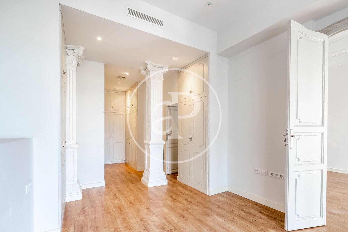 5 soverom Leilighet til leie i Valencia by - € 3 000 (Ref: 9986938)