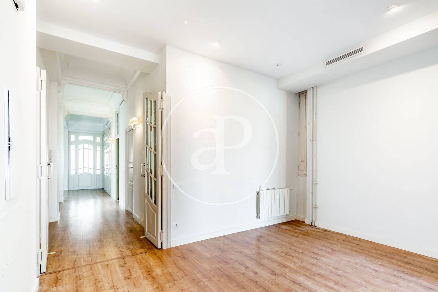 5 soverom Leilighet til leie i Valencia by - € 3 000 (Ref: 9986938)