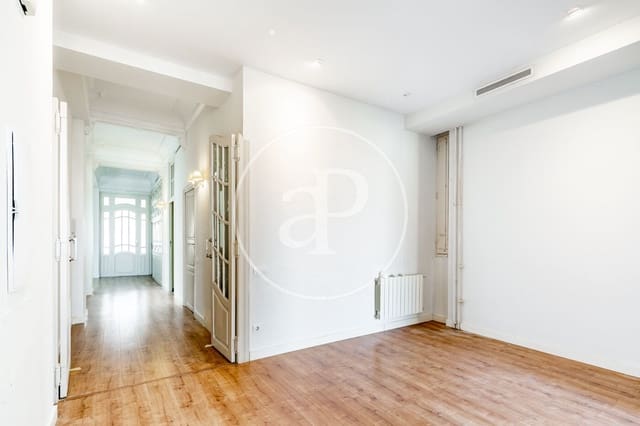5 soverom Leilighet til leie i La Gran Via, Valencia by - € 3 000 (Ref: 9986938)
