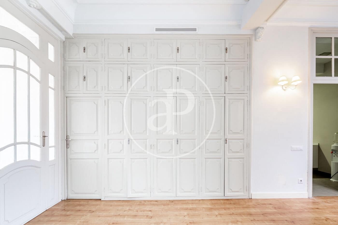 5 soverom Leilighet til leie i Valencia by - € 3 000 (Ref: 9986938)