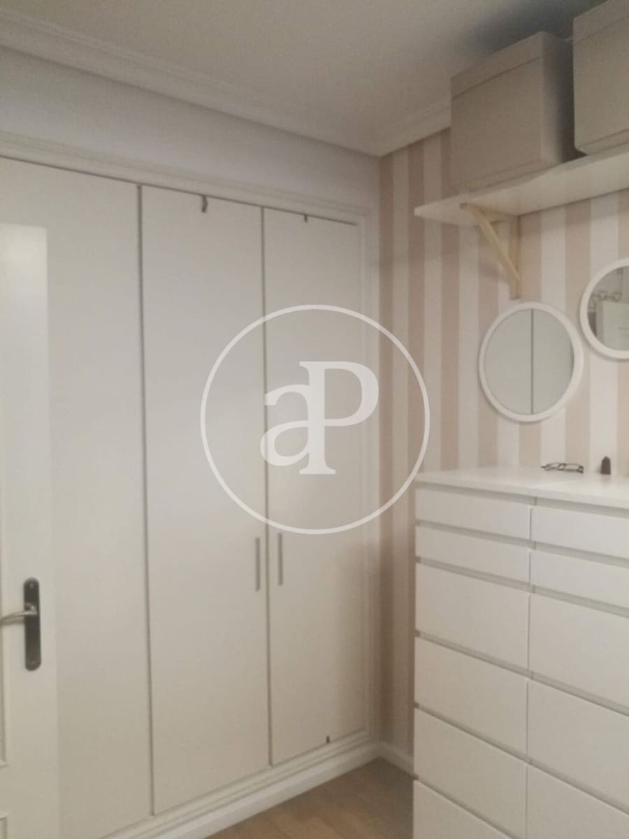 2 soverom Leilighet til leie i Valencia by - € 1 400 (Ref: 9994314)