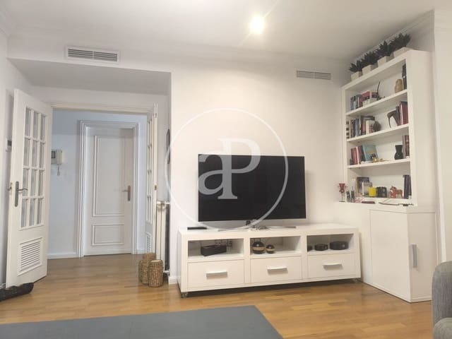 2 sovrum Lägenhet att hyra i Albors, Valencia stad - 1 400 € (Ref: 9994314)