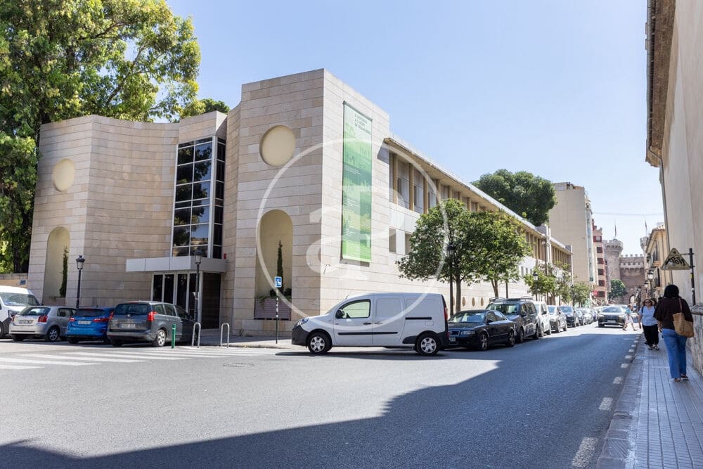 4 soveværelse Lejlighed til leje i Valencia by - € 2.000 (Ref: 9998885)