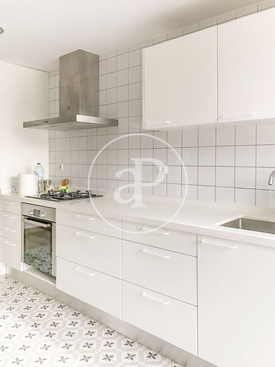4 sypialnia Apartament do wynajęcia w Miasto Walencja - 1 500 € (Ref: 9998886)