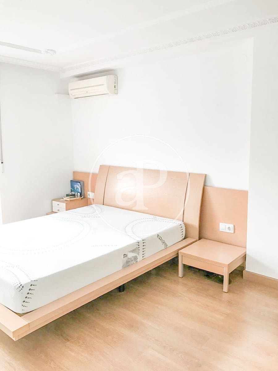 4 sypialnia Apartament do wynajęcia w Miasto Walencja - 1 500 € (Ref: 9998886)