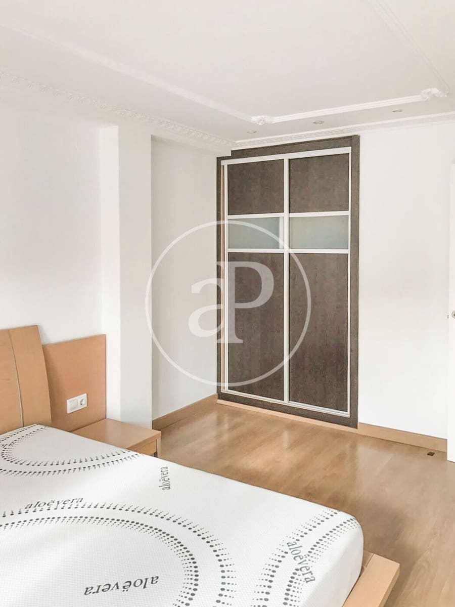 4 sypialnia Apartament do wynajęcia w Miasto Walencja - 1 500 € (Ref: 9998886)