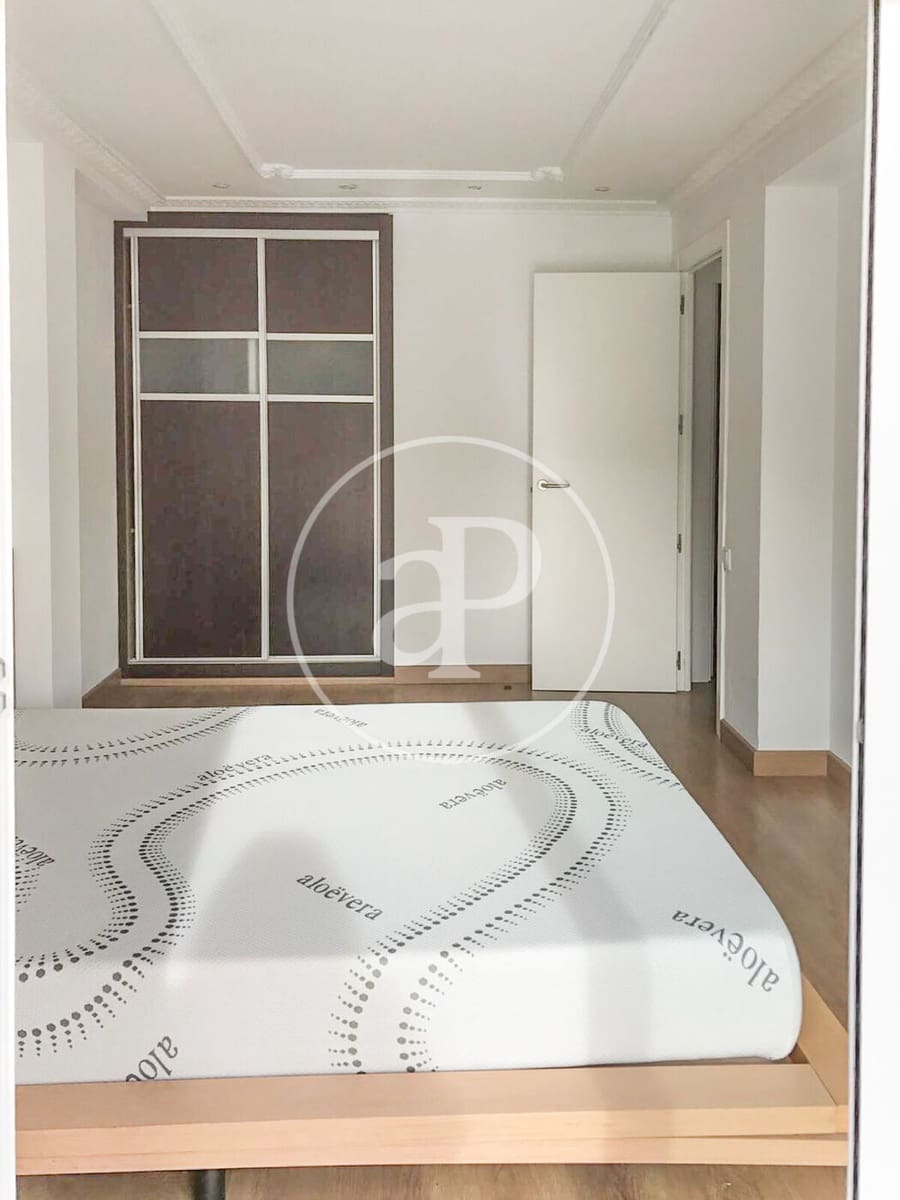 4 sypialnia Apartament do wynajęcia w Miasto Walencja - 1 500 € (Ref: 9998886)