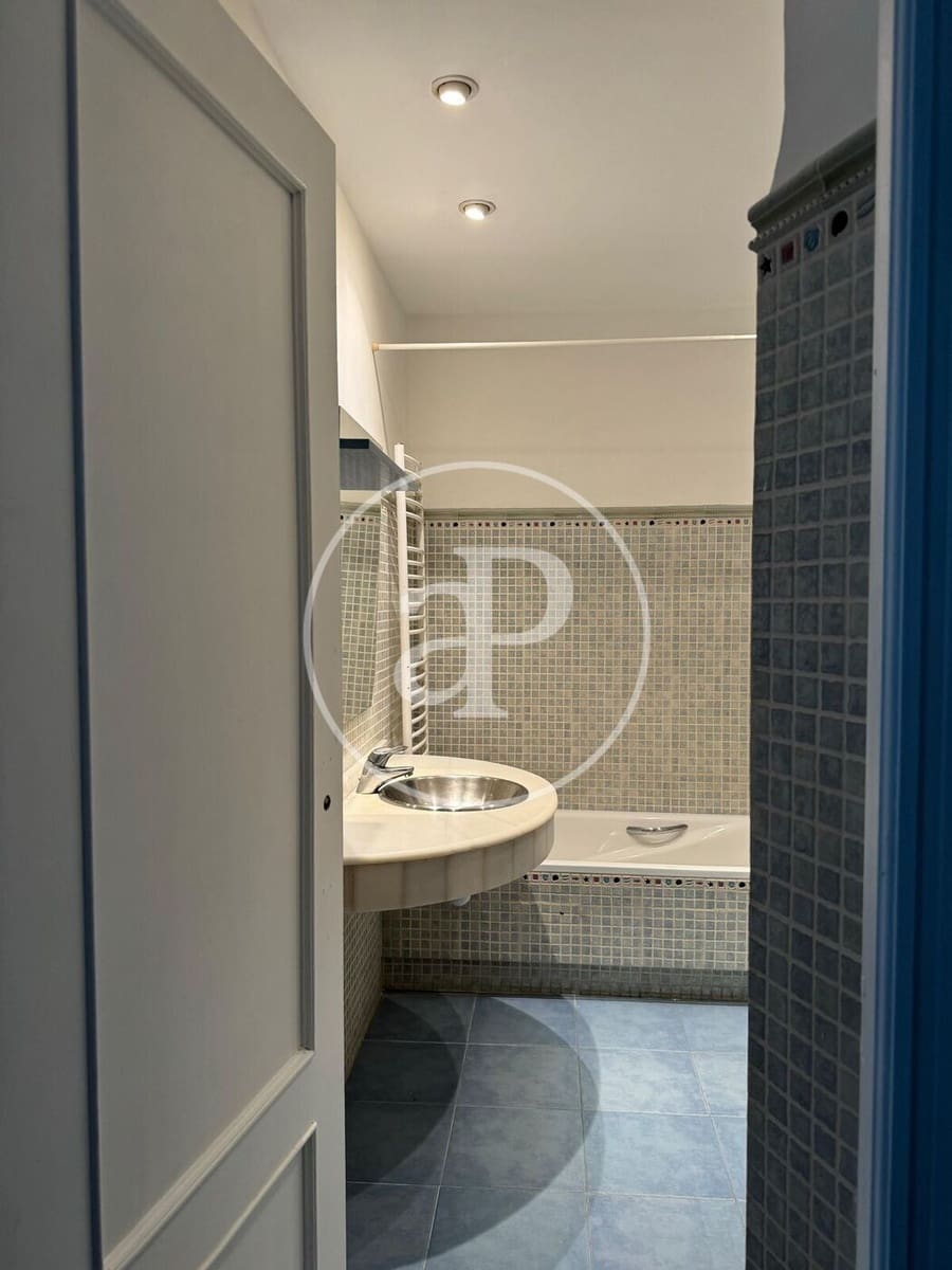 1 Zimmer Apartment zu vermieten in Valencia Stadt - 1.400 € (Ref: 9998887)