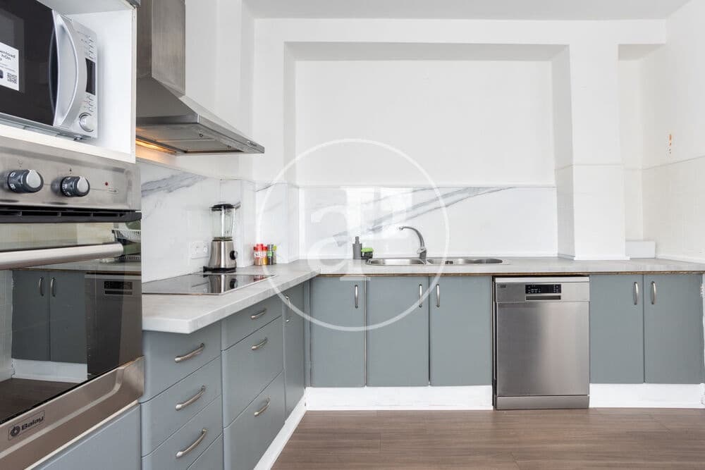 1 sovrum Lägenhet att hyra i Valencia stad - 1 400 € (Ref: 9998887)