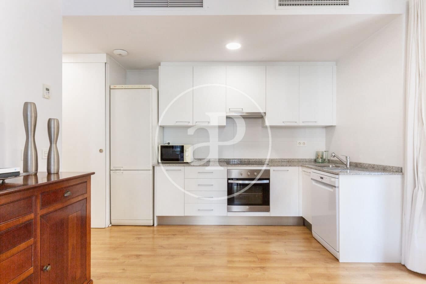 3 soveværelse Lejlighed til leje i Valencia by med garage - € 2.000 (Ref: 9998888)