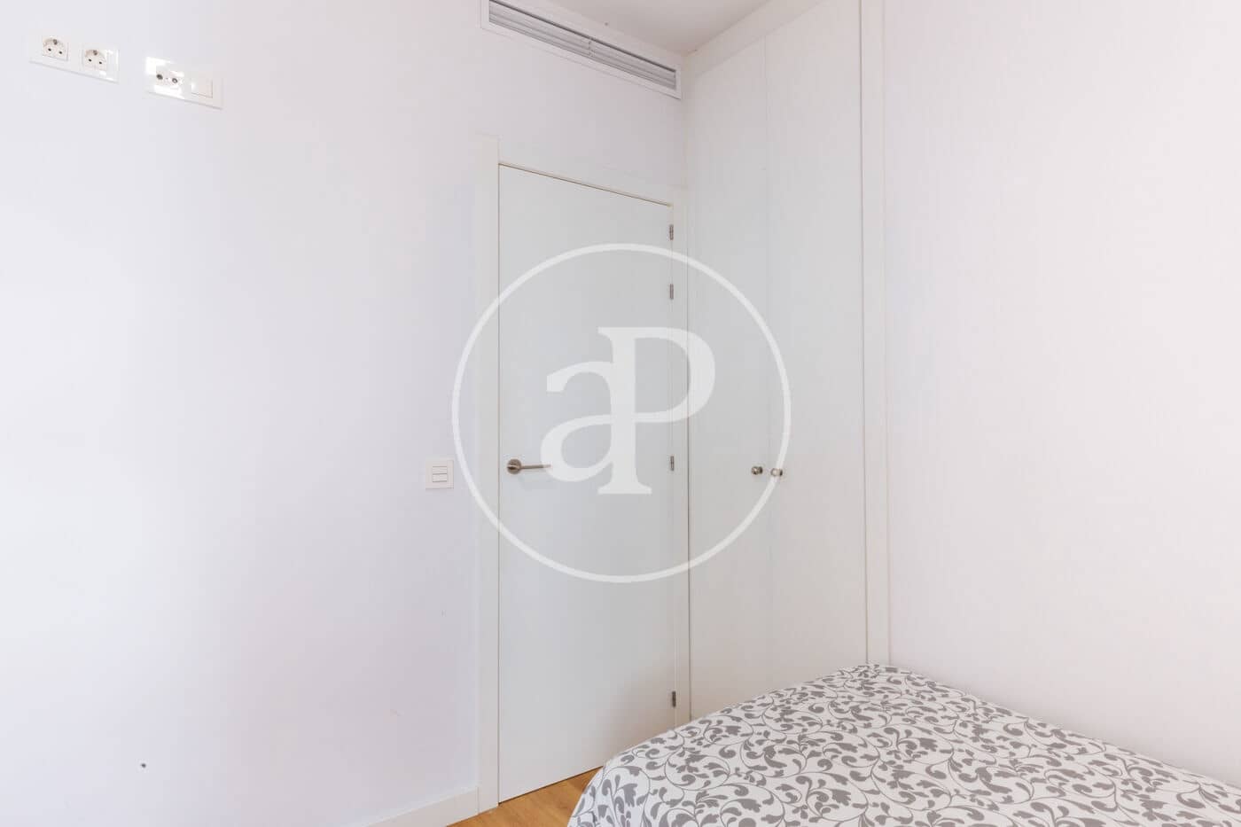 3 soveværelse Lejlighed til leje i Valencia by med garage - € 2.000 (Ref: 9998888)