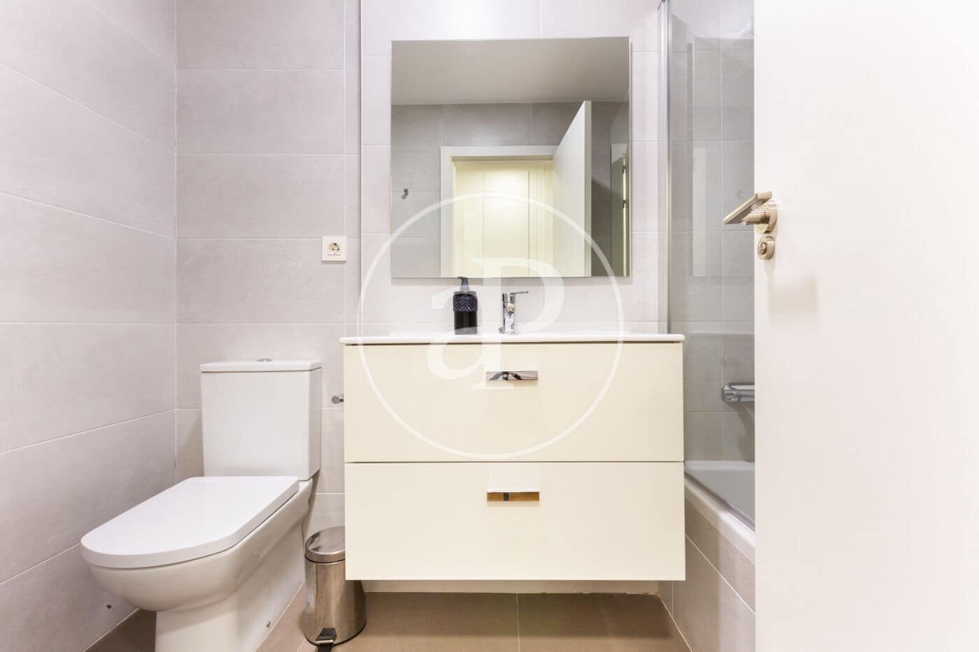 3 soveværelse Lejlighed til leje i Valencia by med garage - € 2.000 (Ref: 9998888)